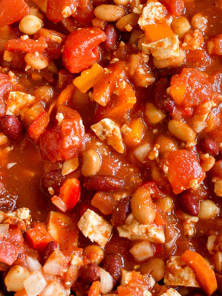 Vegetarian Chili with Chickpeas and Tomatoes