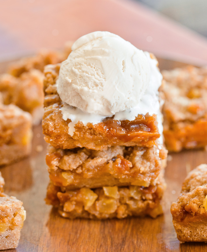 Caramel Apple Crumble Bars