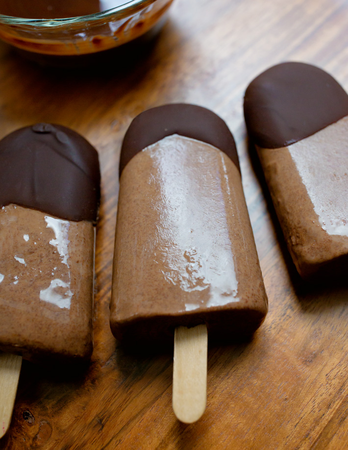 Homemade popsicles (chocolate or vanilla) Homemade popsicles (chocolate or vanilla)