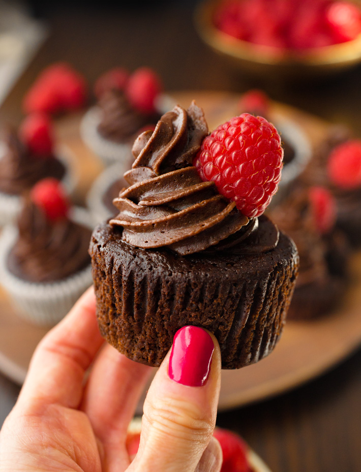 Sugar Free Chocolate Cupcakes With Healthy Chocolate Frosting