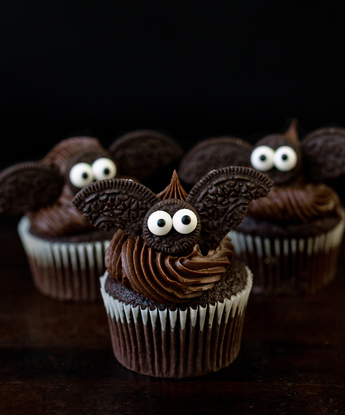Easy Bat Cupcakes With Oreos