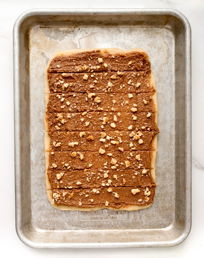 How to make keto cinnamon buns with filling