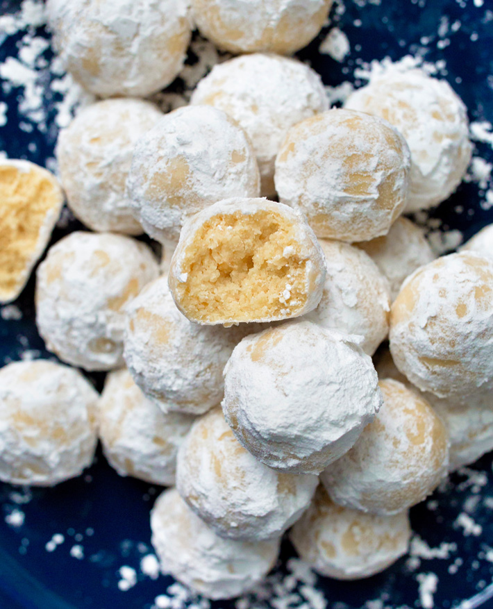 Low Carb Holiday Snowball Cookies Low Carb Holiday Snowball Cookies