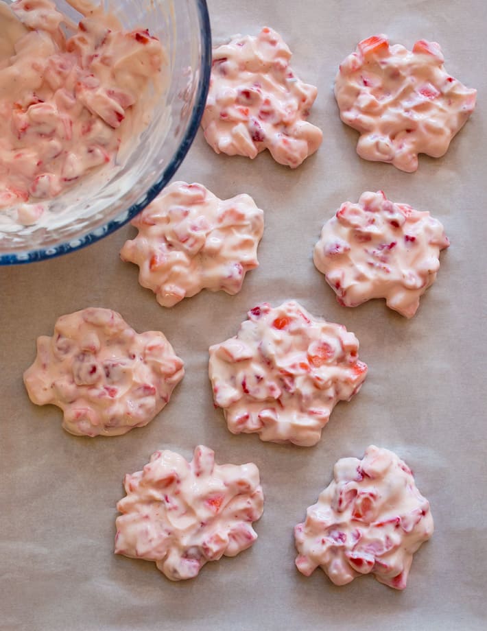 Healthy Frozen Yogurt Strawberry Clusters
