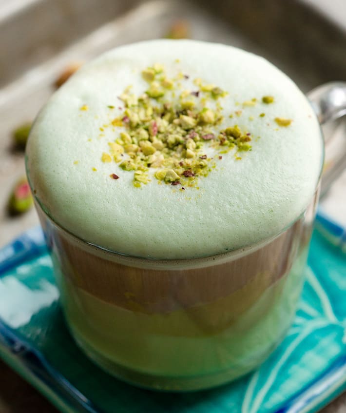 Café com leite caseiro de pistache Café com leite caseiro de pistache