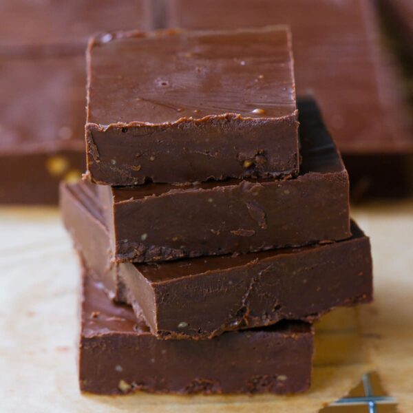 Easy Chocolate Fudge Bars Recipe