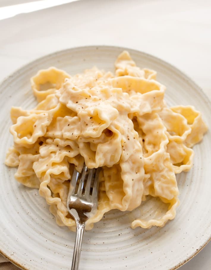 Vegan Pasta With Garlic White Sauce Vegan Pasta With Garlic White Sauce