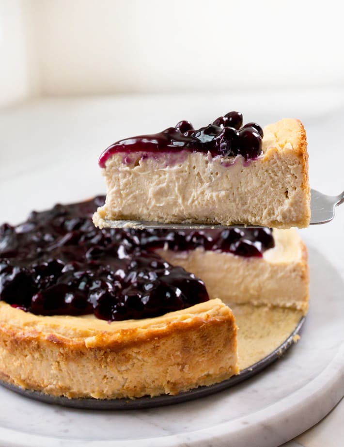 Healthy Cheesecake With Blueberry Topping (Vegan, Low Carb) Healthy Cheesecake With Blueberry Topping (Vegan, Low Carb)