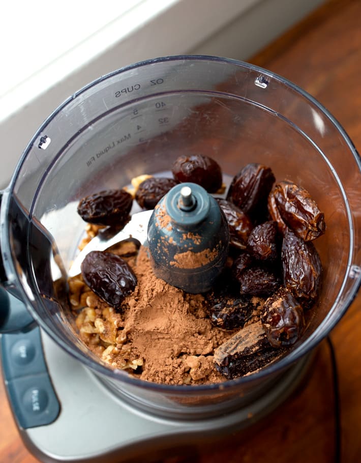 Homemade Chocolate Larabars (Food Processor) Homemade Chocolate Larabars (Food Processor)