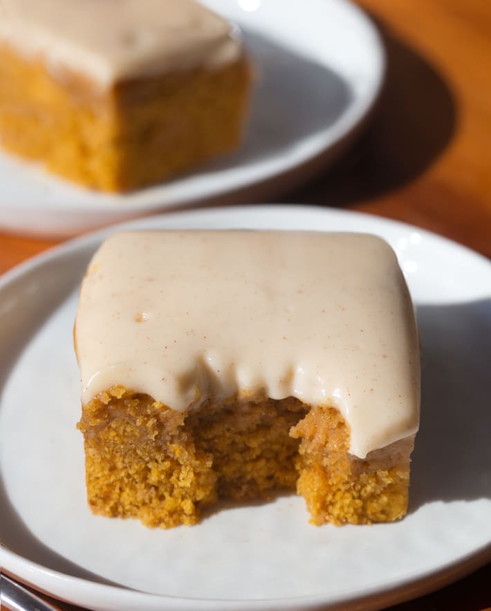 Low Calorie Pumpkin Cake With Cream Cheese Frosting Low Calorie Pumpkin Cake With Cream Cheese Frosting