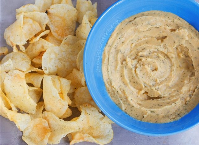 So crazy how much this hummus really does taste just like Cool Ranch Doritos! Recipe link: https://chocolatecoveredkatie.com/2015/05/28/cool-ranch-hummus/