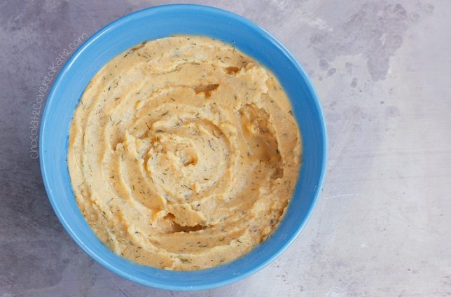 So crazy how much this hummus really does taste just like Cool Ranch Doritos! Recipe link: https://chocolatecoveredkatie.com/2015/05/28/cool-ranch-hummus/