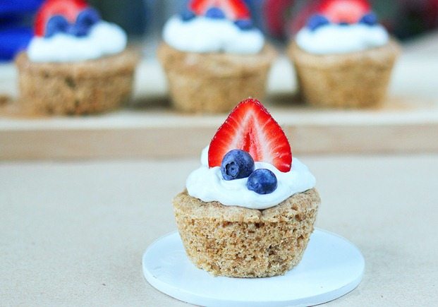 berry cupcake