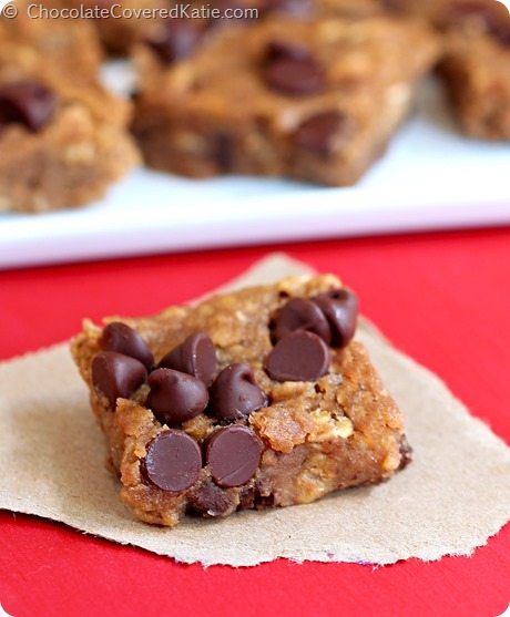 Flourless / NO oil / extra fudgy #vegan nutella chocolate chip blondies - (70 calories) https://chocolatecoveredkatie.com/2014/09/23/nutella-chocolate-chip-blondies/ @choccoveredkt