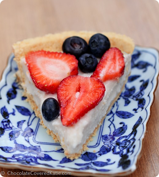 Just 5 ingredients, no baking required, all natural and healthy dessert: https://chocolatecoveredkatie.com/2014/06/30/light-summer-berry-yogurt-pie/