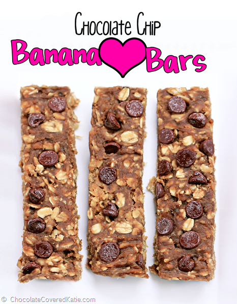 Wholesome chocolate chip granola bars from @choccoveredkt, sweetened naturally without any added sugar or oil. High in fiber and potassium + with a surprisingly high amount of protein! Full recipe: https://chocolatecoveredkatie.com/2014/09/18/sugar-free-granola-bars/ 
