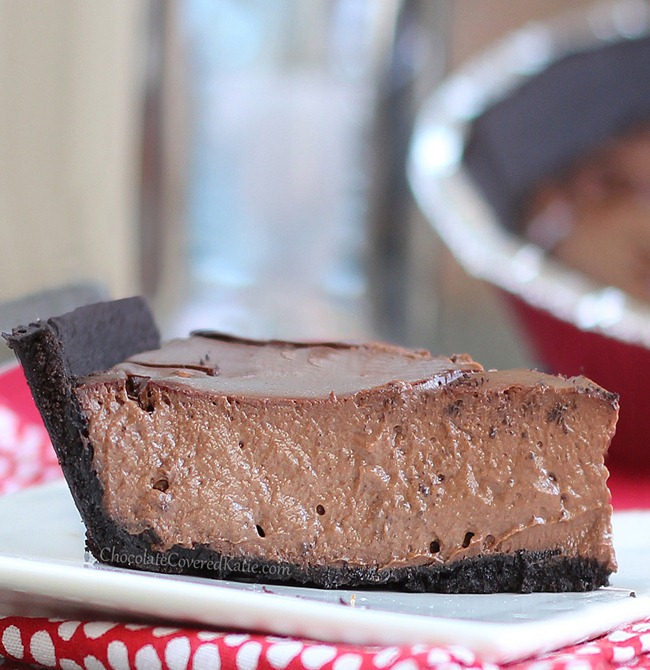 https://chocolatecoveredkatie.com/wp-content/uploads/Chocolate-Greek-Yogurt-Cheesecake_10530/chocolate-breakfast-cheesecake_thumb_3.jpg