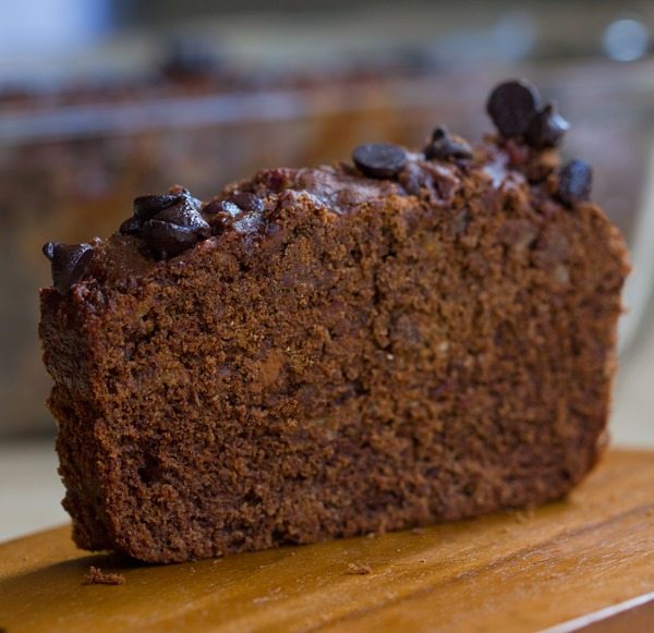 Thick, rich, peanut buttery, hot-from-the-oven chocolate peanut butter banana bread with no refined sugar in the recipe. Need I say more? https://chocolatecoveredkatie.com/2015/07/08/chocolate-peanut-butter-banana-bread/