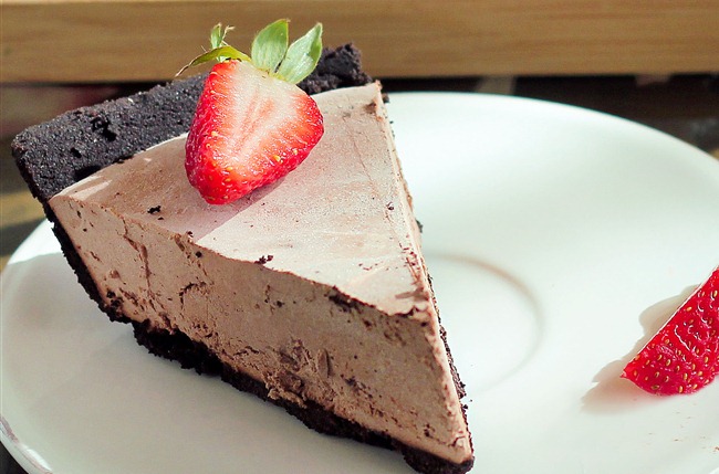 strawberry chocolate cake