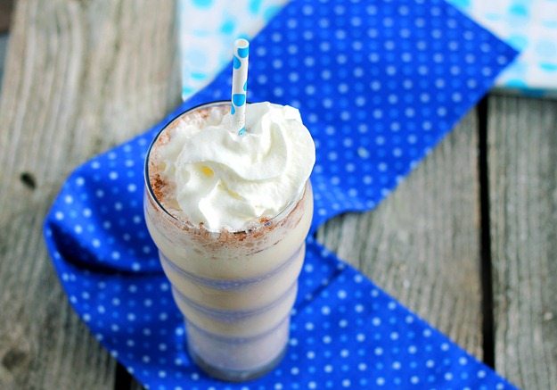 Readers voted this the top post-workout shake of the year! You'd swear it's full of fat and empty calories, but surprisingly it's not at all! Recipe here: https://chocolatecoveredkatie.com/2012/04/27/vanilla-chai-breakfast-shakes/ 