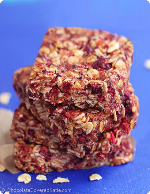 Homemade COPYCAT RECIPE Clif Bars: https://chocolatecoveredkatie.com/2014/08/28/homemade-clif-bars/