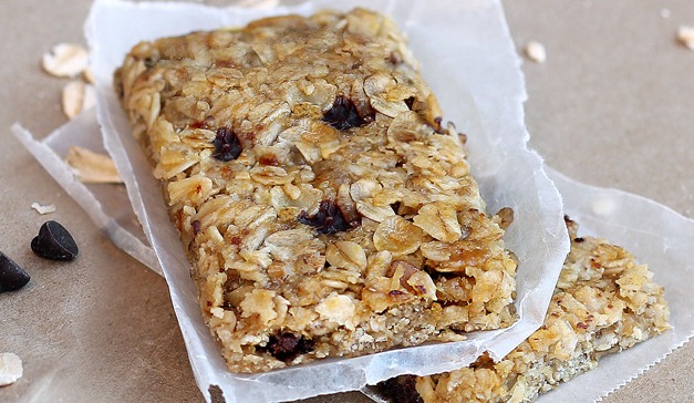 Pumpkin Chocolate Chip Chai Bars (Healthy Granola Bar Recipe)