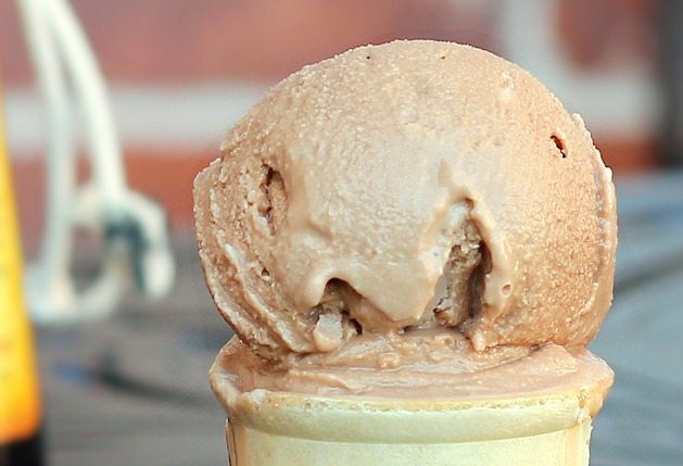 vegan chocolate hazelnut ice cream