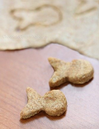 Homemade White Cheddar Goldfish Crackers