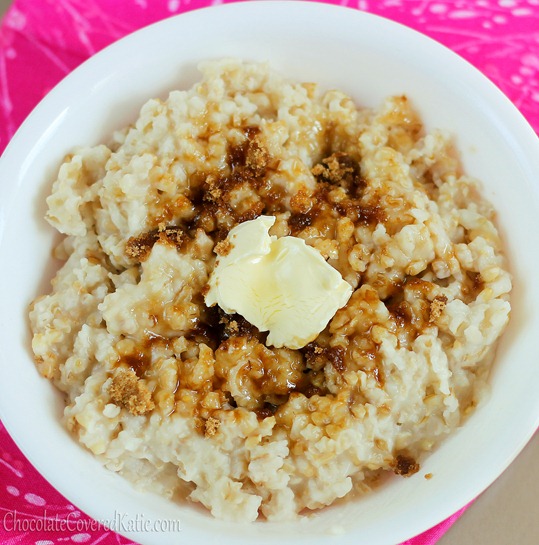 Crock Pot Oatmeal - The EASY way to make oatmeal. Cook once, and have a delicious breakfast all week - (can do different flavors) https://chocolatecoveredkatie.com/2012/11/11/how-to-make-oatmeal-in-the-slow-cooker-the-easy-way/ @choccoveredkt