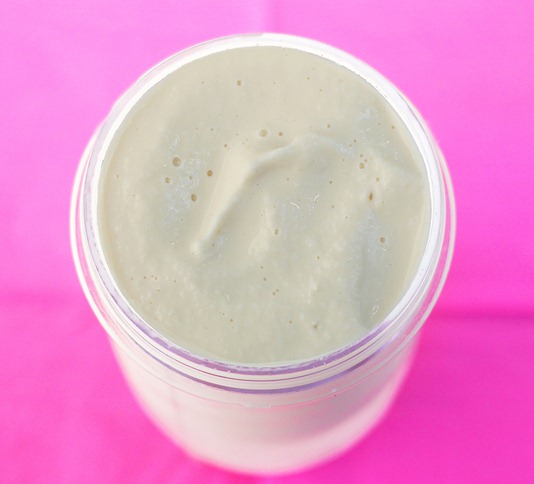 Just 50 calories for a HUGE serving + high in protein – thick & creamy vanilla frosty, completely free of artificial ingredients, corn syrup, protein powder, and can be sugar-free. Full recipe here: https://chocolatecoveredkatie.com/2012/08/22/healthier-wendys-vanilla-frosty/ 