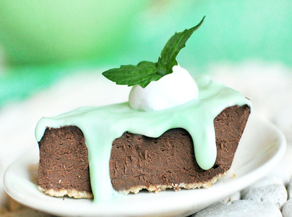 MINT CHOCOLATE FUDGE PIE - Shockingly low in fat and calories, this is my "show-stopper" healthy dessert to bring to parties. One taste of this rich, fudgey pie and you’ll refuse to believe it isn’t saturated with heavy cream and sugar! Full recipe here: https://chocolatecoveredkatie.com/2012/03/14/mint-chocolate-fudge-pie/