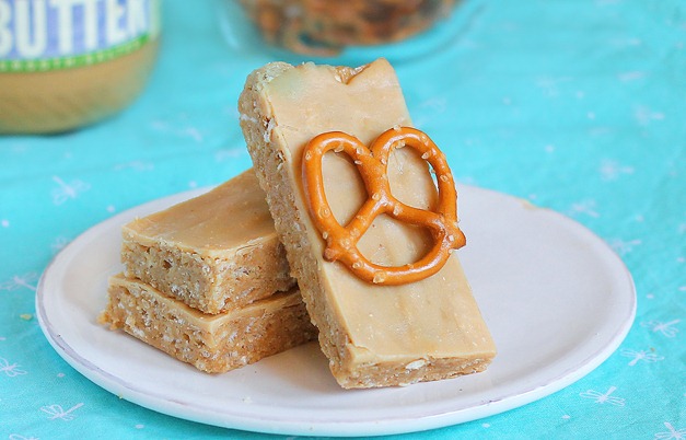 peanut butter pretzel bars