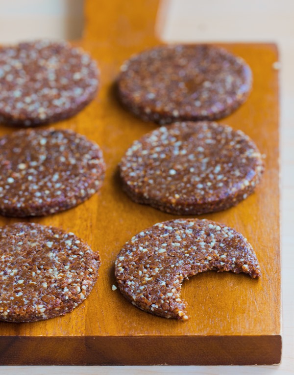 Peanut Butter Protein Cookies – Ingredients: 1/2 cup peanut butter, 1/4 cup protein powder, 1 tsp vanilla, 1/2 tsp… Full recipe: https://chocolatecoveredkatie.com/2015/12/14/peanut-butter-protein-cookies-vegan/ @choccoveredkt