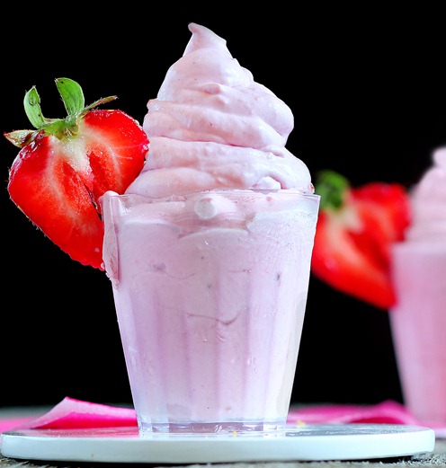 Just 3 healthy ingredients to make these light & luxurious strawberry frosting shots