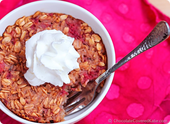 {Single Serving} Strawberry Shortcake Baked Oatmeal: https://chocolatecoveredkatie.com/2014/08/19/strawberry-shortcake-baked-oatmeal/