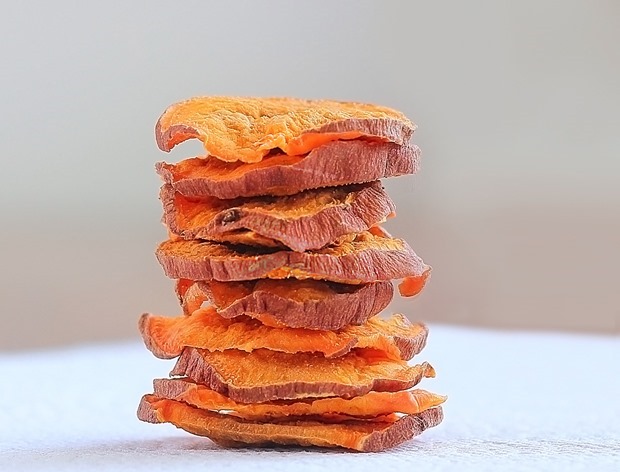 Baked Sweet Potato Chips with Rosemary and Sea Salt