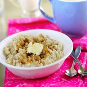 Crock Pot Oatmeal - The easiest way to make oatmeal. Cook once, and have a delicious breakfast all week - (can do different flavors) https://chocolatecoveredkatie.com/2012/11/11/how-to-make-oatmeal-in-the-slow-cooker-the-easy-way/ @choccoveredkt