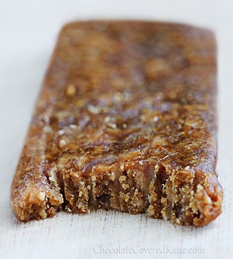 Peanut Butter Protein Bars - from @choccoveredkt... 5 ingredients, no baking, no corn syrup: https://chocolatecoveredkatie.com/2013/04/04/homemade-peanut-butter-protein-bars/