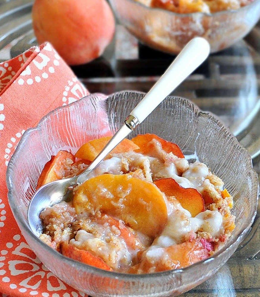 Peach Breakfast Bake - indulgently sweet and creamy... and so healthy you can have two bowls. For breakfast! https://chocolatecoveredkatie.com/2011/06/26/peach-breakfast-bake/ @choccoveredkt