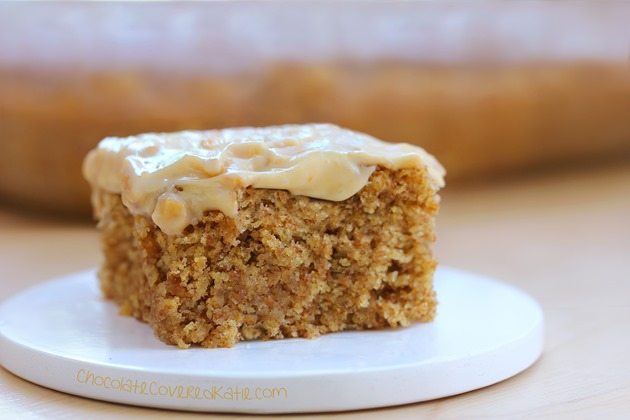 Peanut Butter Snack Cake - Can be oil-free / gluten-free / sugar-free / and vegan! Recipe---> https://chocolatecoveredkatie.com/2015/04/27/frosted-peanut-butter-snack-cake/