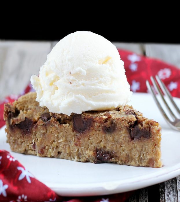 Chocolate Chip Cookie Pie - no sugar / no flour / vegan / gf - People rave about the recipe. Everyone loves this pie! https://chocolatecoveredkatie.com/2012/05/31/chocolate-chip-cookie-pie-without-sugar/ @choccoveredkt