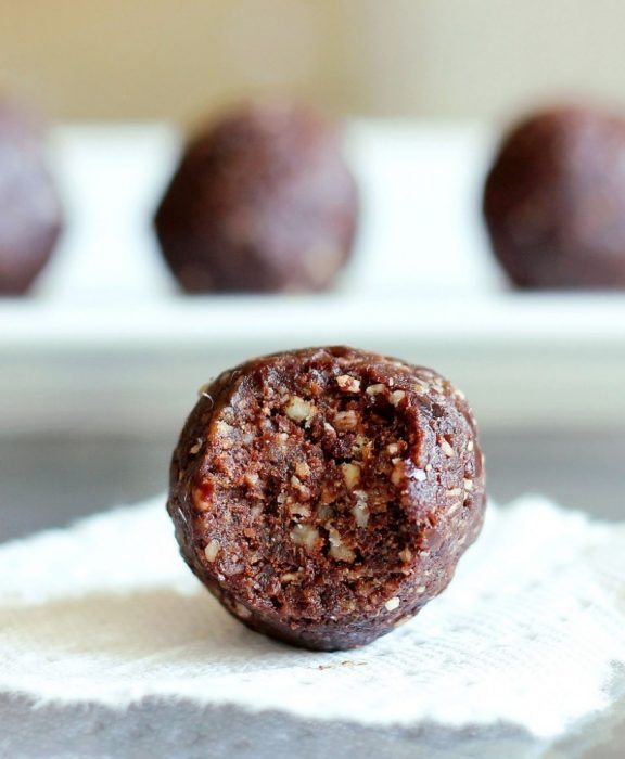 Gluten free, paleo, vegan, egg free, peanut free, no bake and SO easy to make!... from @choccoveredkt... Recipe instructions: https://chocolatecoveredkatie.com/2012/02/08/german-chocolate-fudge-bites/ 